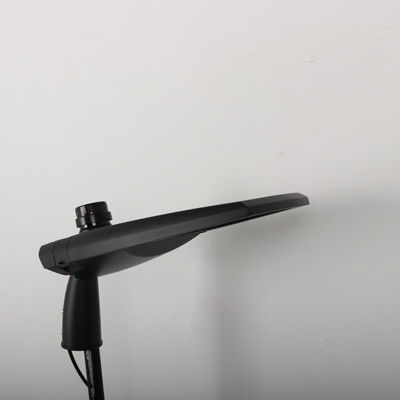 Hiệu suất 150LM/W Đèn LED bãi đậu xe và khu vực dân cư Đèn đường phố Khung IP65 Xám tối Ra>70