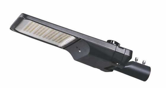 Đèn đường LED ngoài trời tuổi thọ cao 000 giờ với góc chùm 90° và xếp hạng IP65